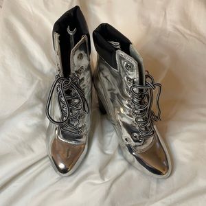 Wild Diva block heeled boot, size 7, never worn